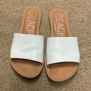 BEACH by Matisse women sandal. Size 6